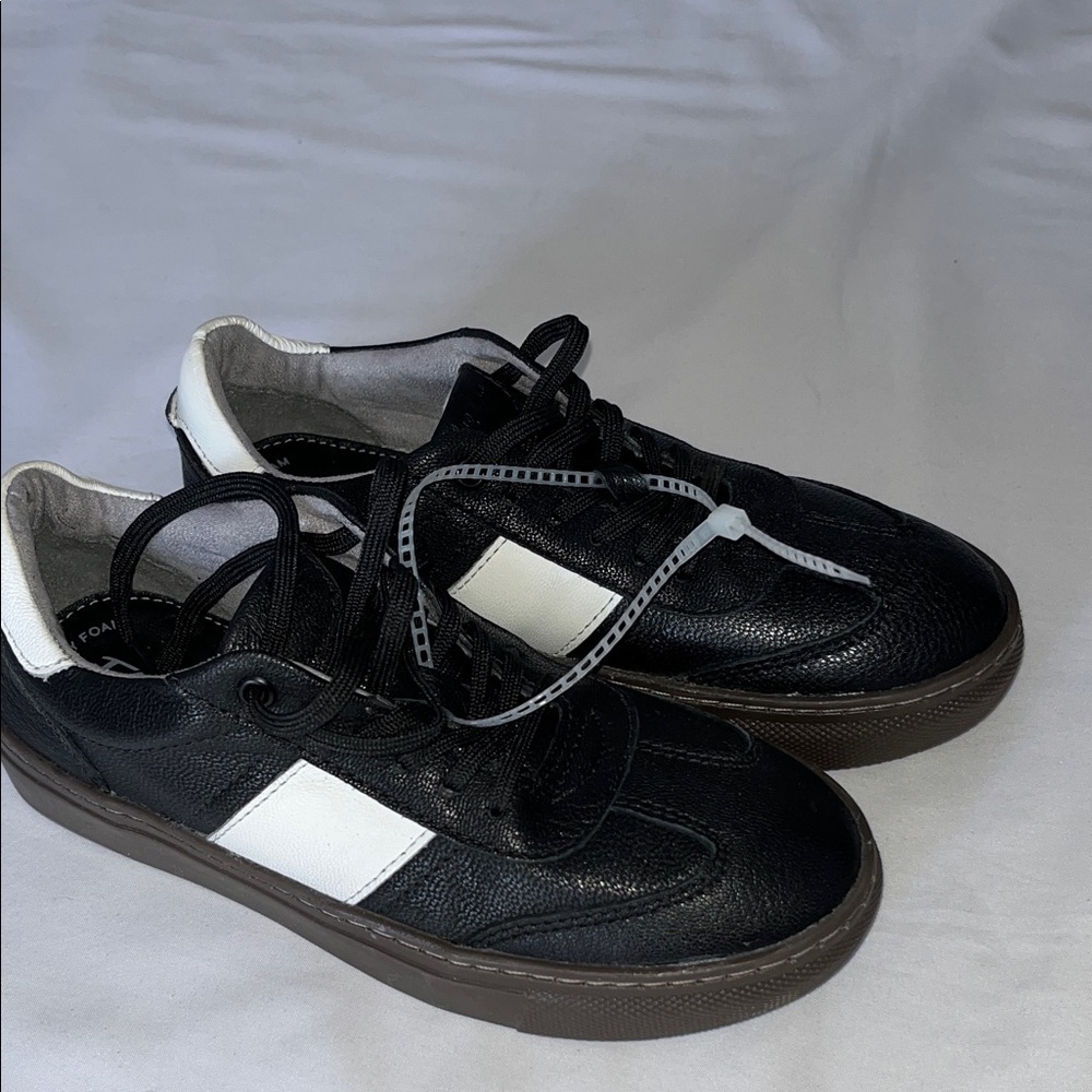 Flag Ltd Stylish Black and White Kids Sneakers - Picture 4 of 12